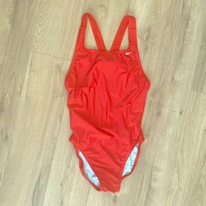 NIKE one-piece swimsuit ❤️